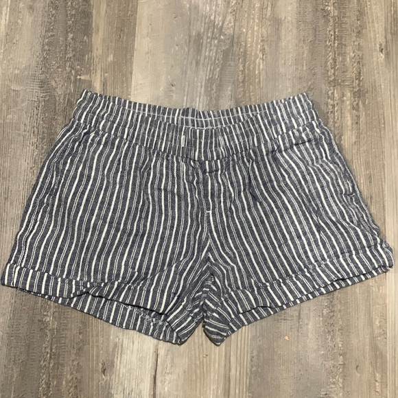 Old Navy shorts size small - Picture 1 of 5